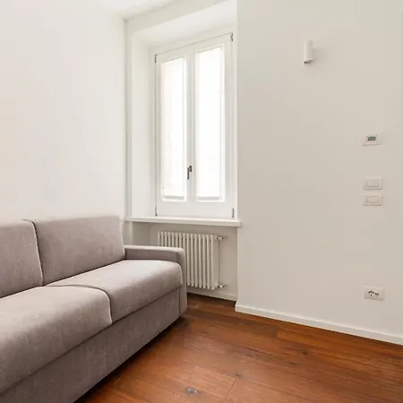 Guesthost - Tiny Near Station Apartment