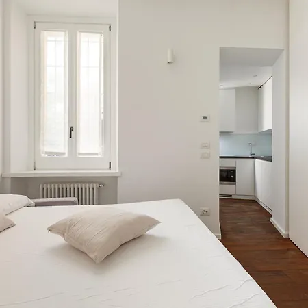 Guesthost - Tiny Near Station